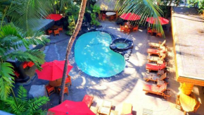 Bamboo Hotel - Privately owned Queen Studio with Balcony - Steps to Waikiki Beach